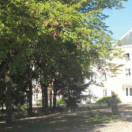 Chateau De La Chapelle Des Bois Gasthof