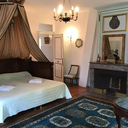 Chateau De La Chapelle Des Bois Guest house