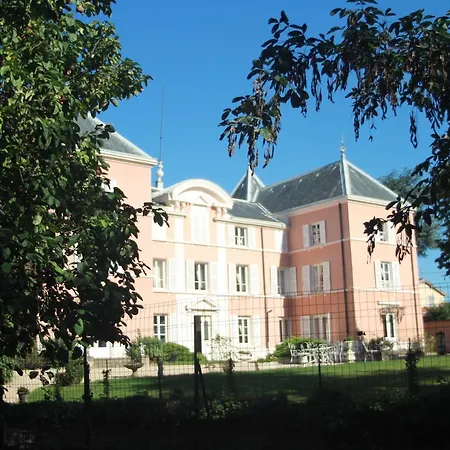 Chateau De La Chapelle Des Bois Guest house